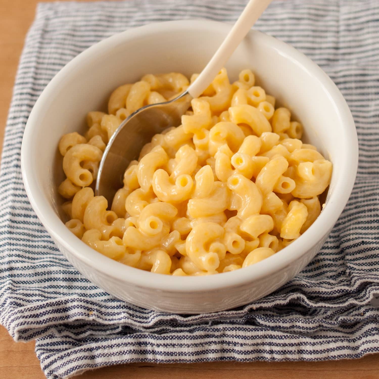 Quick Preparation of Macaroni and Cheese in a Cup
